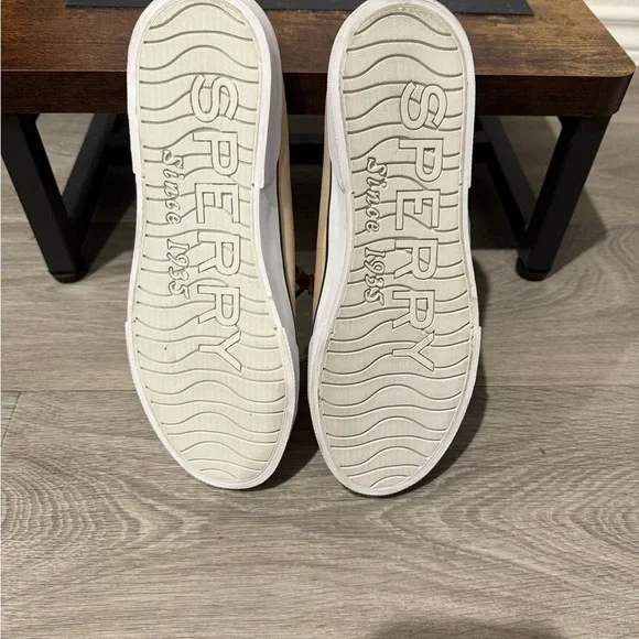 Sperry women’s Tan Canvas Shoes - Picture 6 of 6